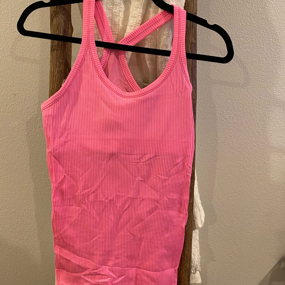 Women’s lululemon tank size 6